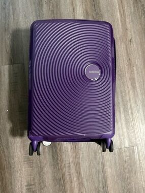 American Tourister Purple Hard-Shell Spinner Carry-On